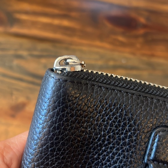 MARC JACOBS Black Leather Gotham Zip Around Wallet - Picture 3 of 10